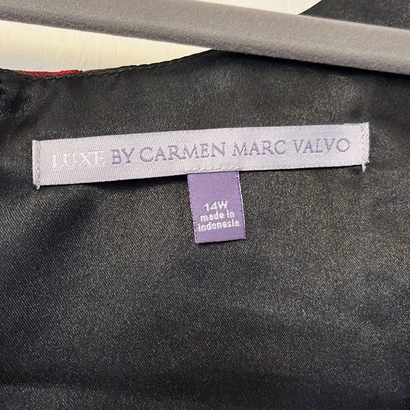 Luxury dark red / black dress, sleeveless, with pockets. Size 14W. Pleated. - Picture 4 of 4